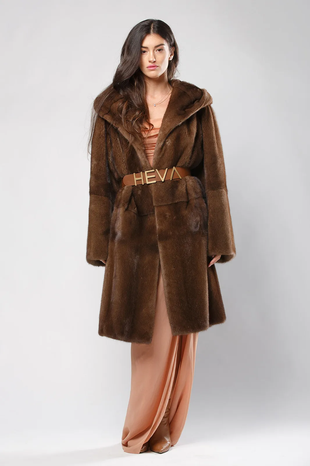 ---------Cappotto in visone brown con cappuccio--------