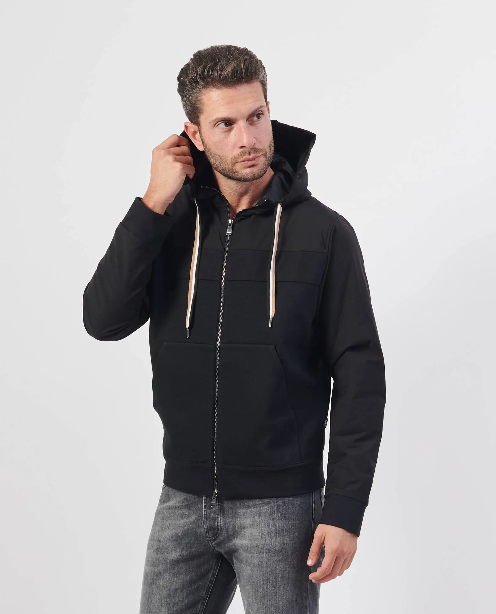 BOSS      Felpa uomo di Boss fullzip nera con cappuccio