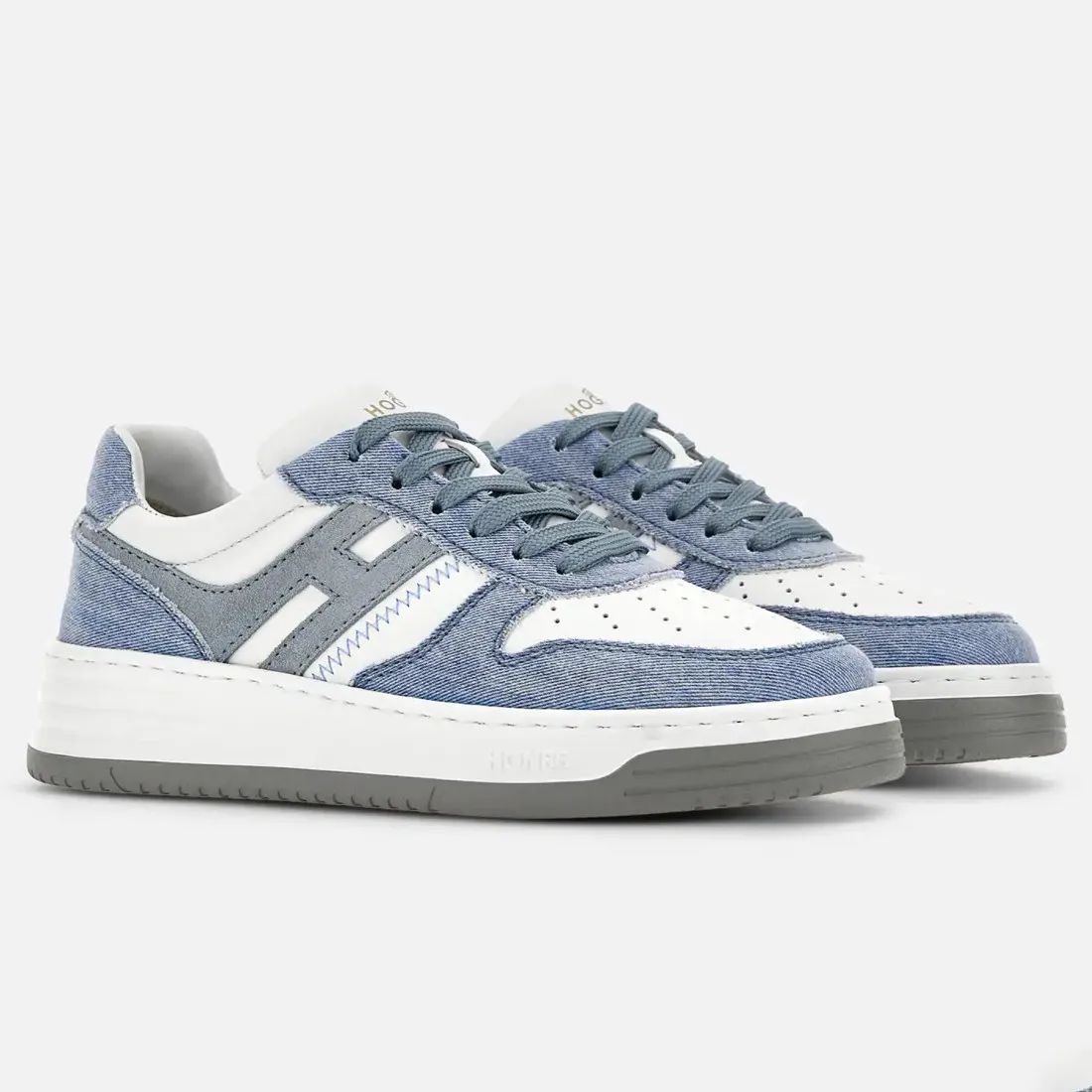 Sneaker Hogan Basket H630 bianca e celeste in pelle e jeans