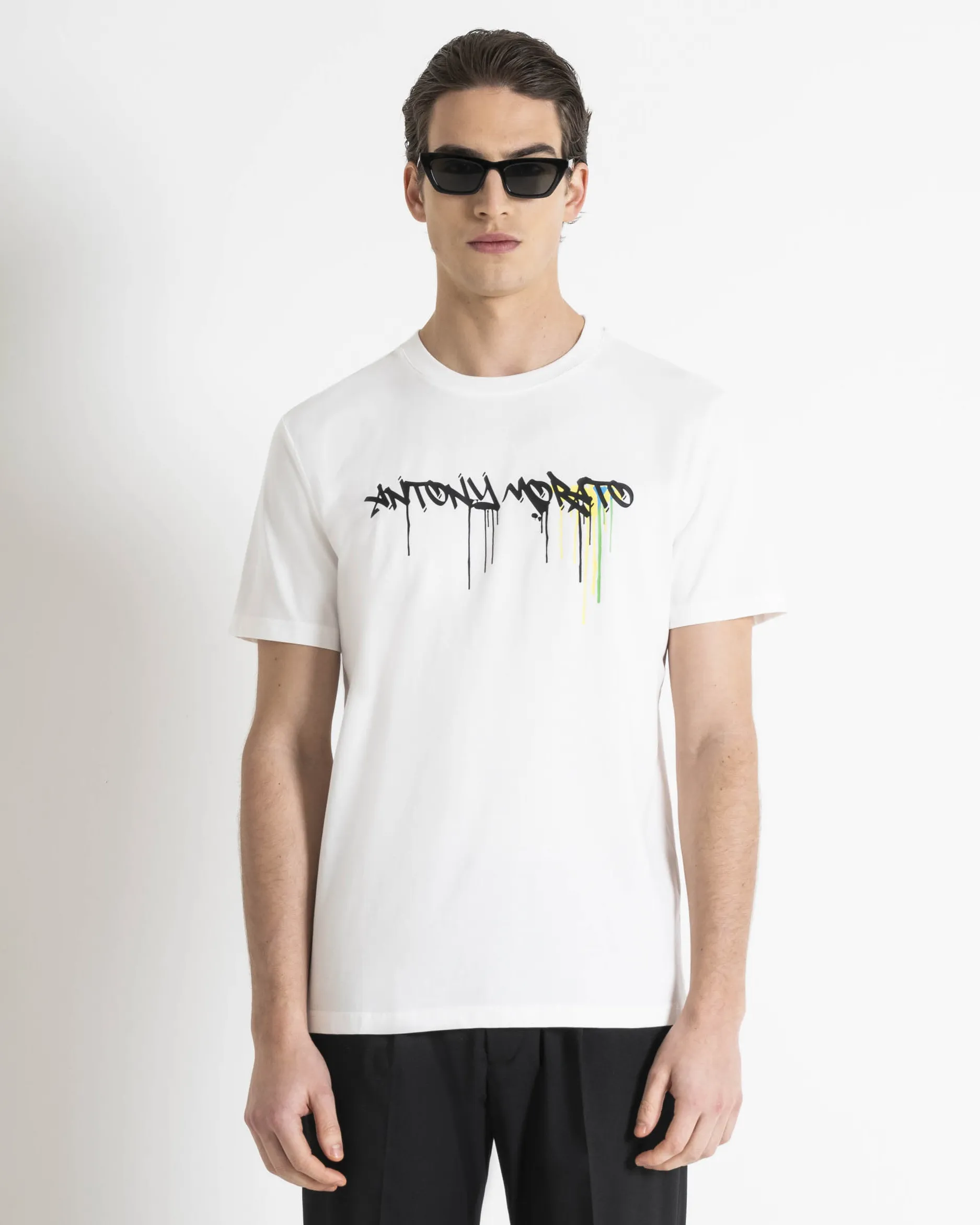 T-shirt bianca mezza manica in jersey di cotone slim-fit con logo graffiti