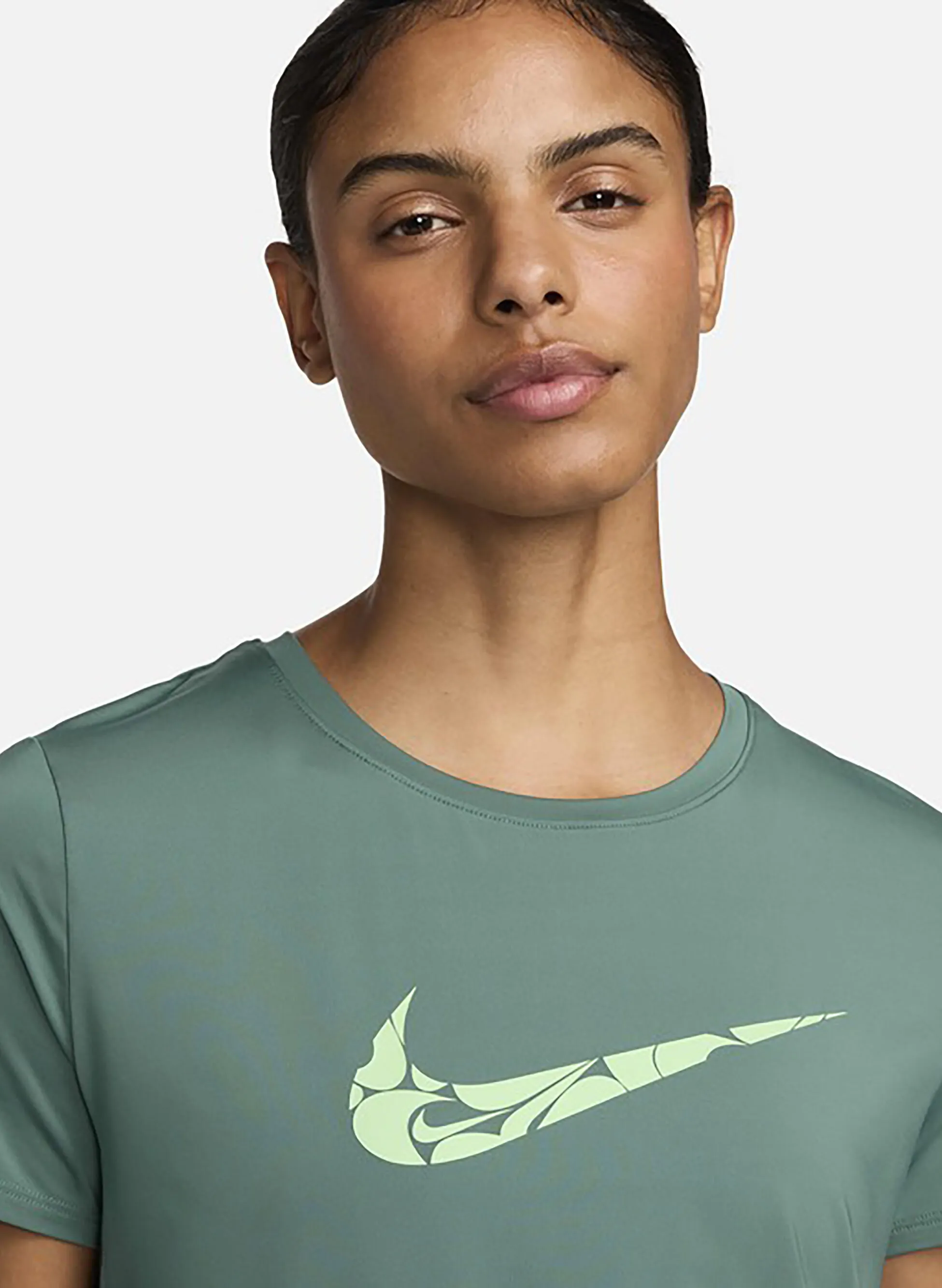 t-shirt one swoosh